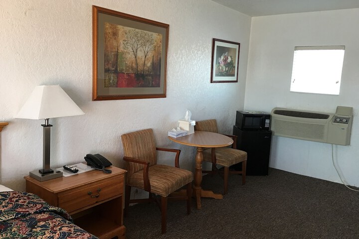 Room 15 of 40