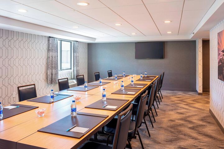 Fairfield by Marriott Inn & Suites Providence Airport Warwick