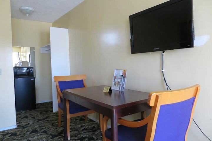Room 14 of 24