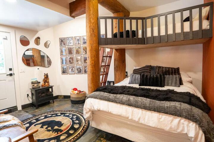 Luxury Family Cabin at Summit West