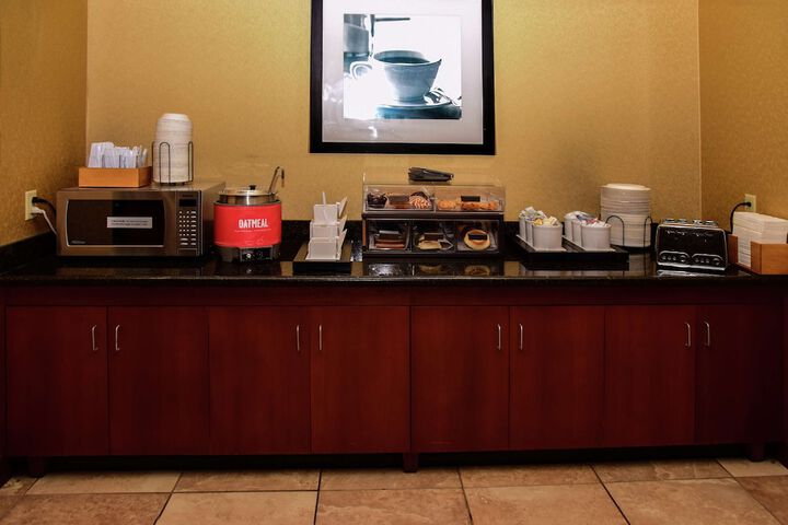 Breakfast/Coffee Service 23 of 33