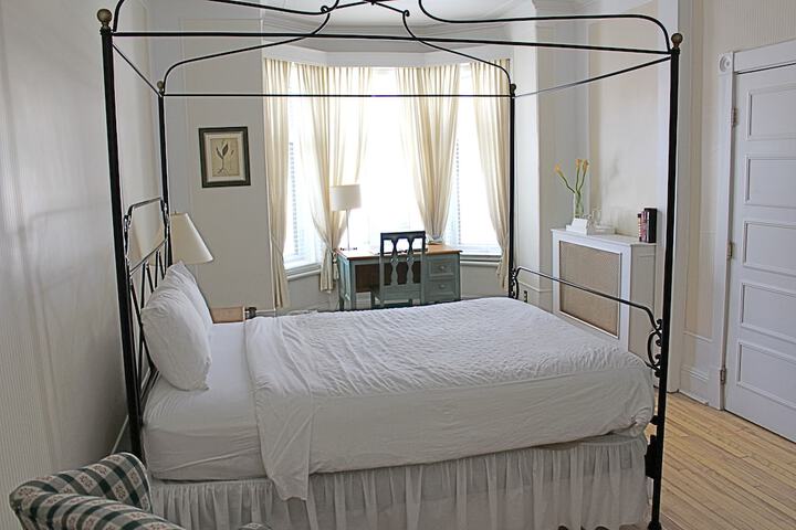 Room 29 of 52