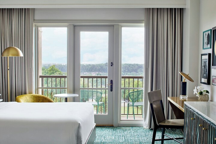 Renaissance Shoals Resort & Spa