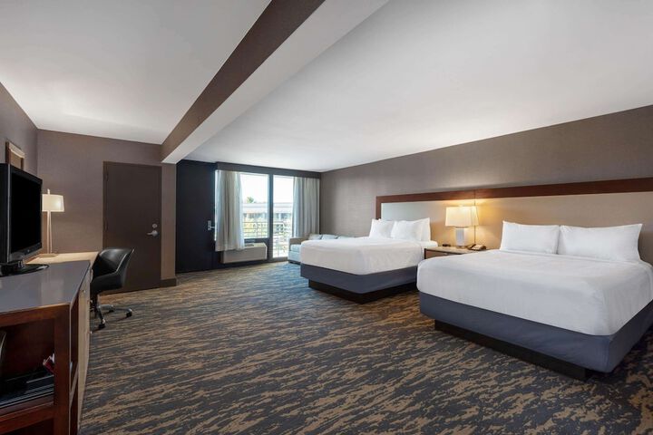 Room 54 of 104