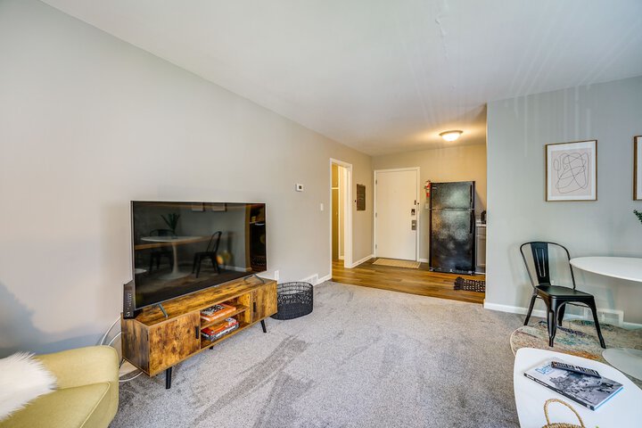 Pet-friendly Vacation Rental Apt Near Bishop Park!