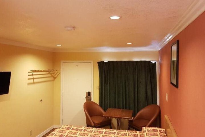TRAVEL HAVEN MOTEL