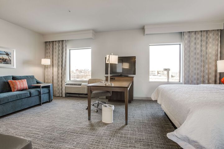 Room 25 of 42