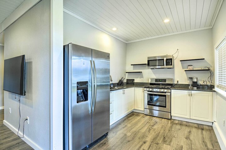 Lakefront Bremerton Vacation Rental w / Deck!