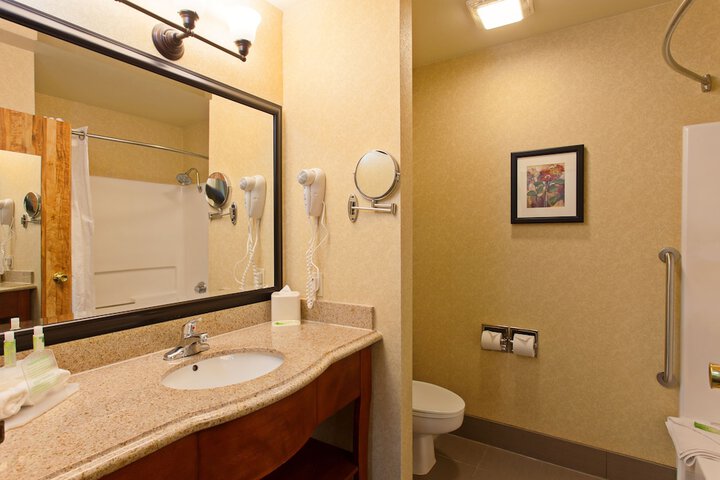 Room 10 of 30