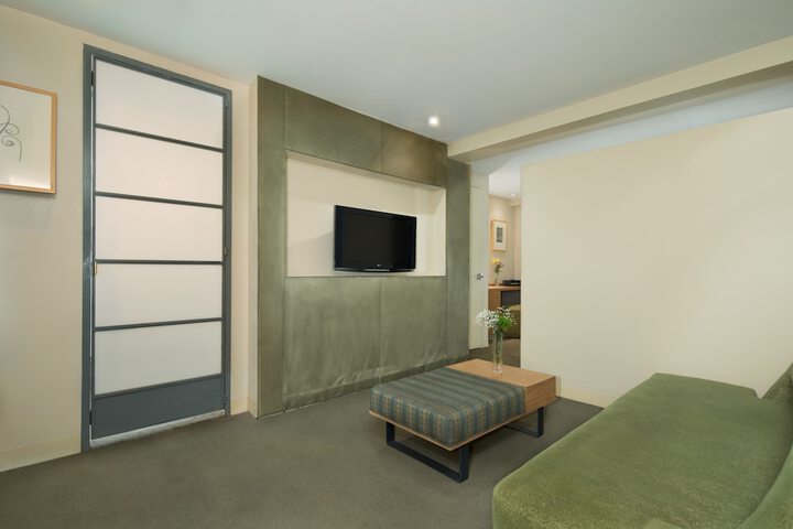 Room 16 of 40