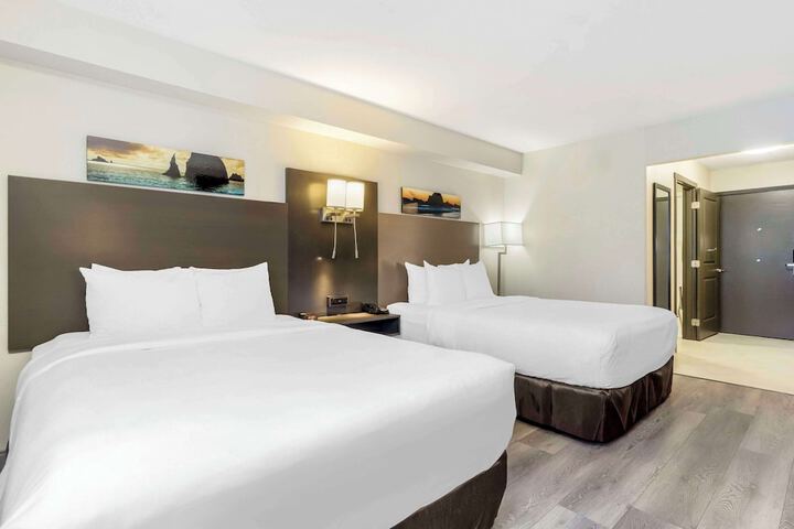 Room 34 of 52