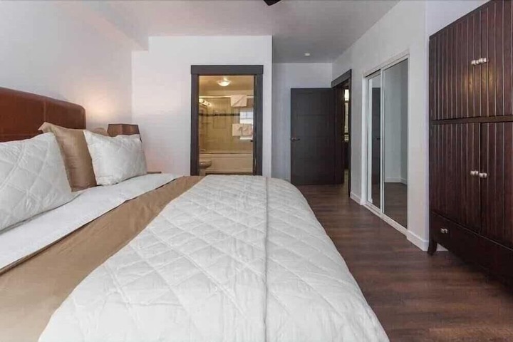 Room 18 of 28