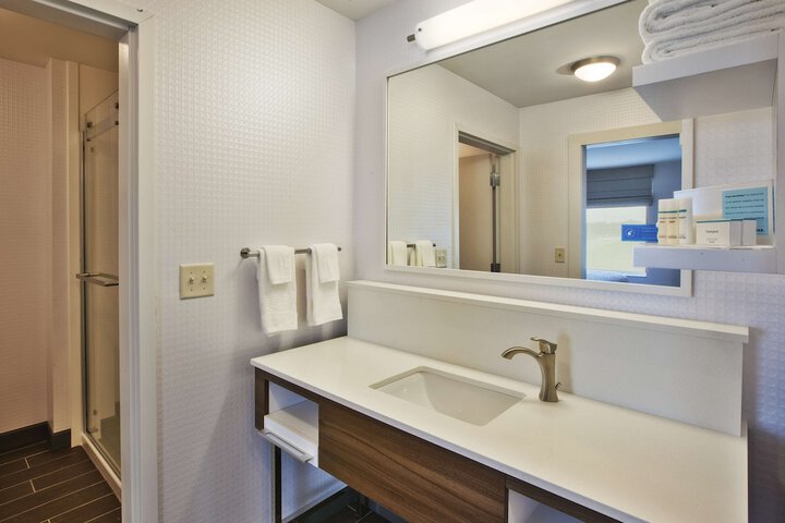Room 10 of 39