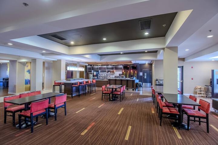 Country Inn & Suites by Radisson Convention Center