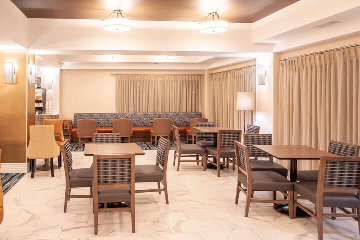 Hampton Inn & Suites Jackson-Coliseum