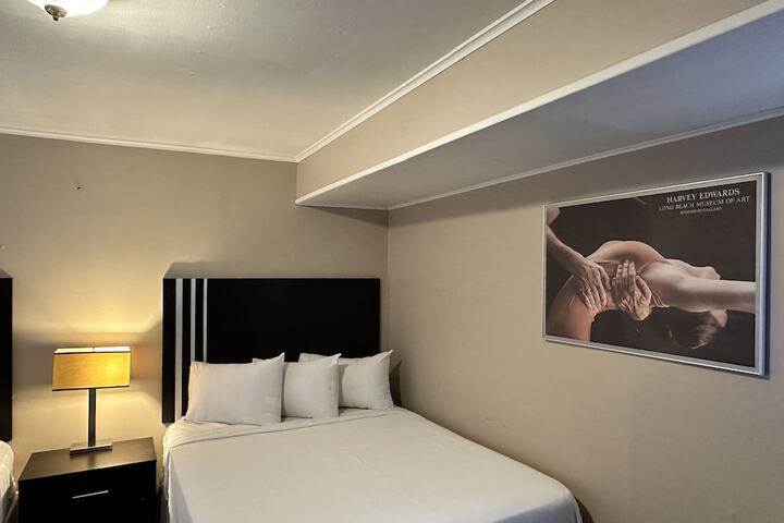 Room 6 of 22