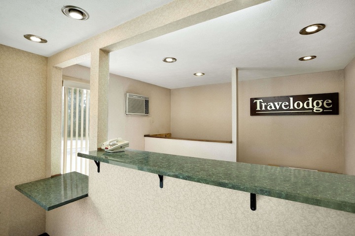 Travelodge by Wyndham La Porte / Michigan City Area