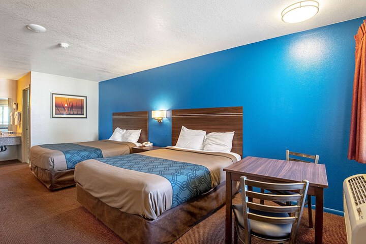 Room 18 of 38