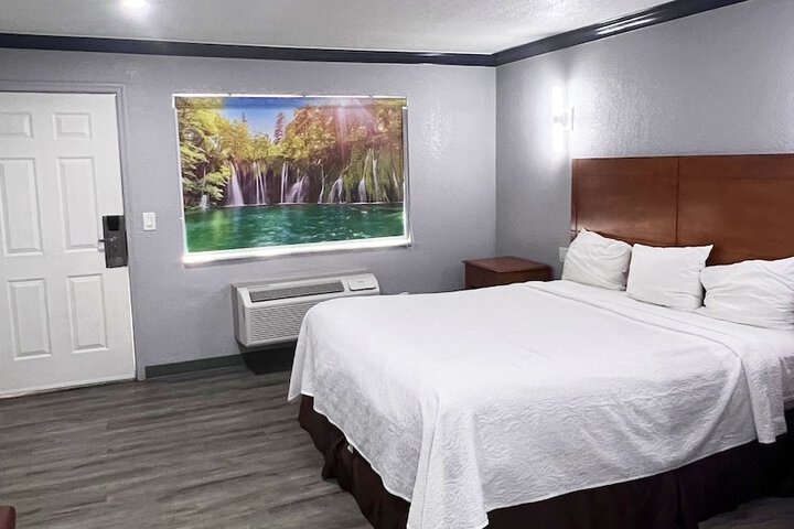 Room 18 of 29
