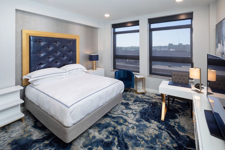 Room 52 of 80