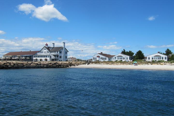 Lighthouse Inn