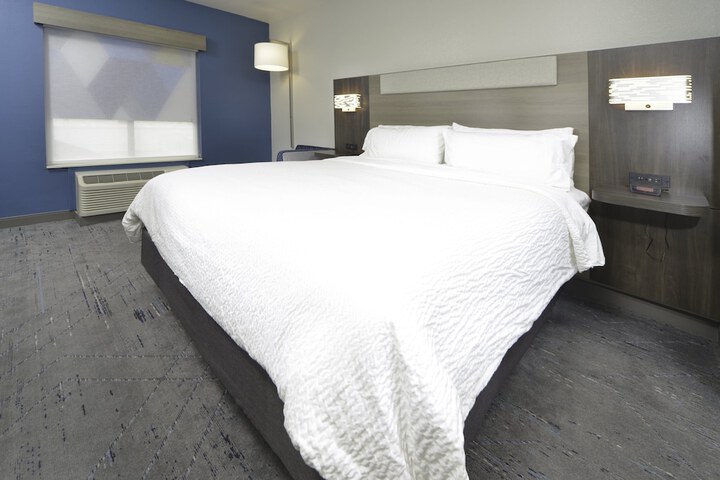 Room 14 of 40
