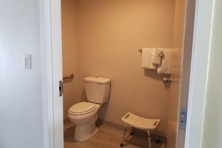 Room 54 of 57
