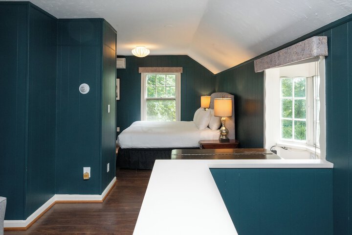 Room 73 of 155