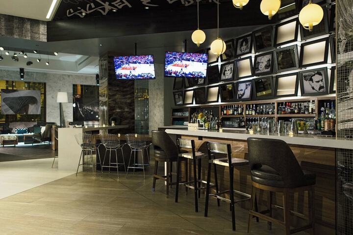 Lounge 107 of 130