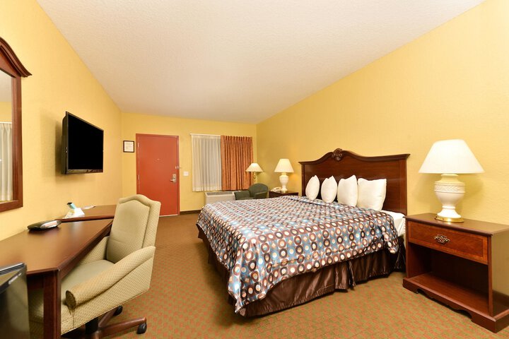 Room 5 of 14