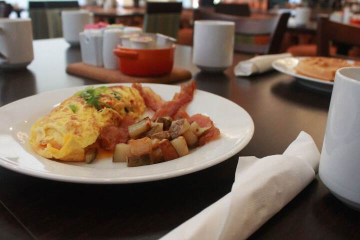 Breakfast/Coffee Service 47 of 57