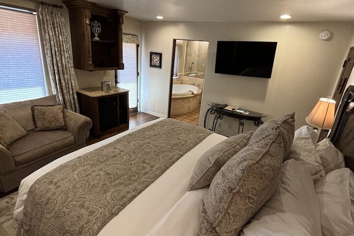 Room 53 of 285
