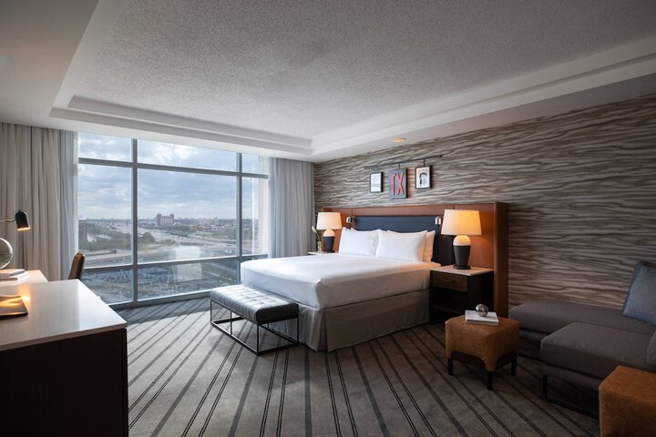 Room 28 of 48