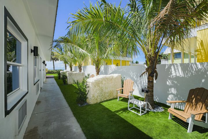 Casey Key Resorts - Beachfront