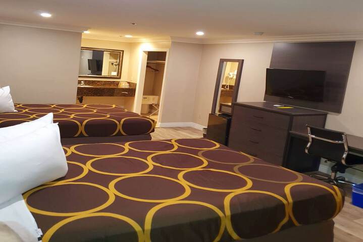 Room 14 of 35