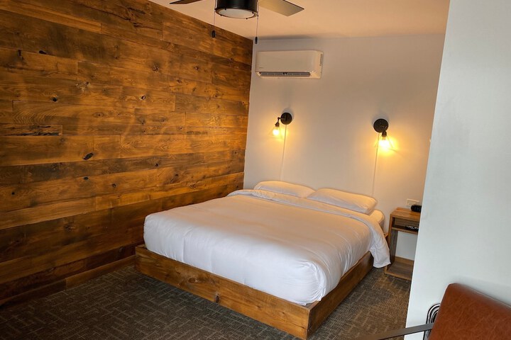 Room 18 of 47
