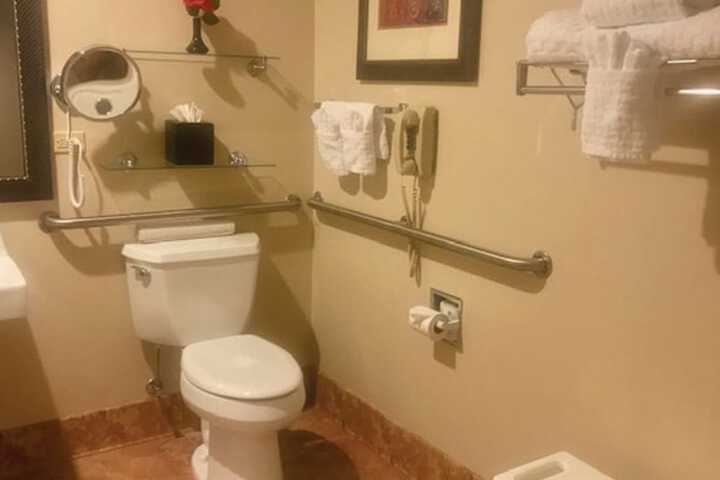 Best Western Plus Deer Park Hotel & Suites