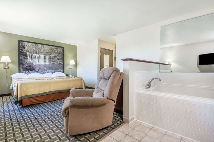 Room 9 of 23