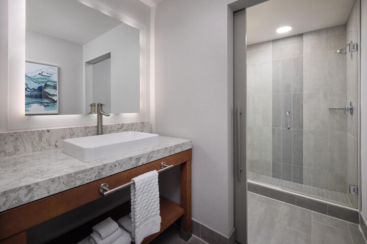 Best Western Premier Hotel at Fishers Landing
