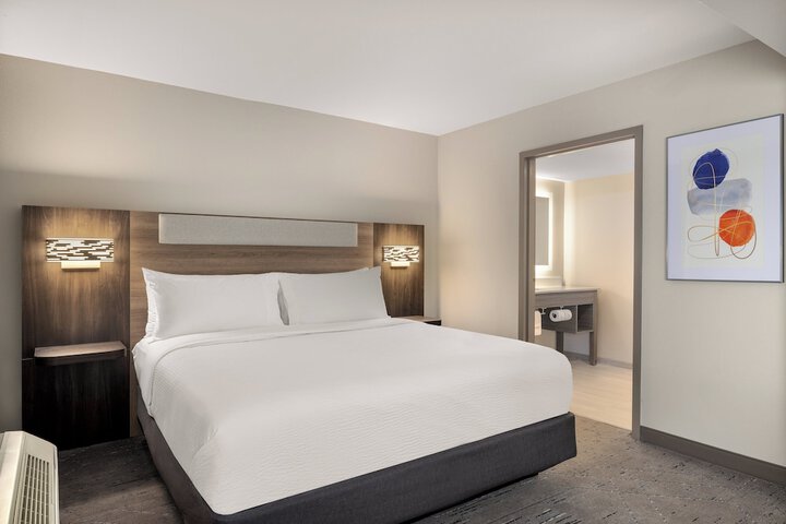 Holiday Inn Express Fayetteville – Fort Bragg by IHG