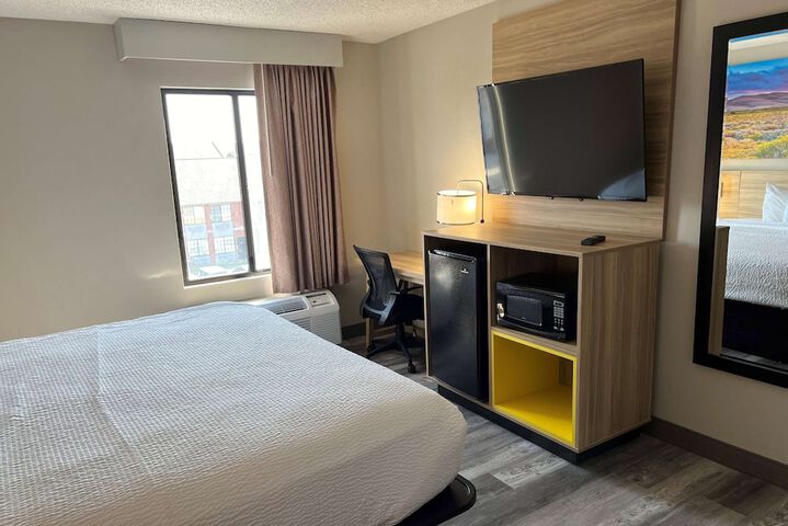 Room 9 of 29
