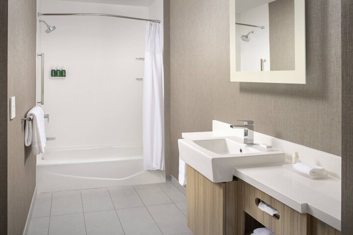 Room 14 of 24