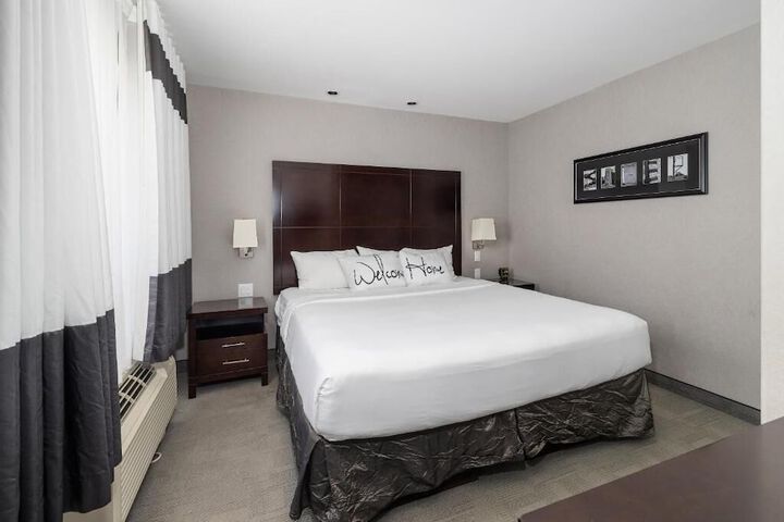 Room 26 of 37