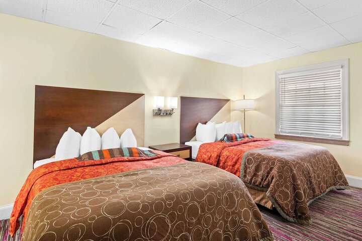 Room 12 of 26