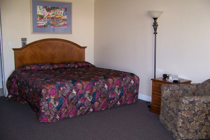 Room 14 of 16