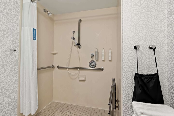 Room 16 of 26