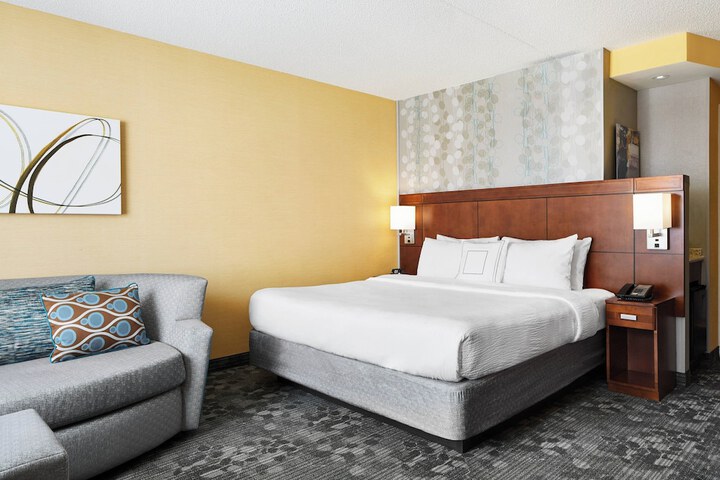 Courtyard by Marriott Newark Downtown