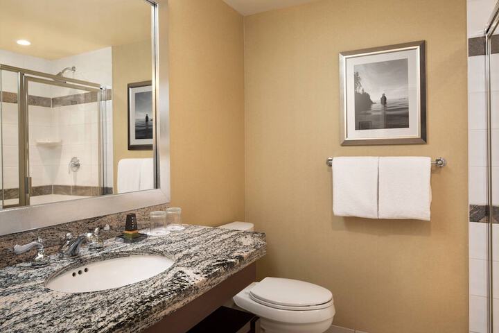Room 52 of 147