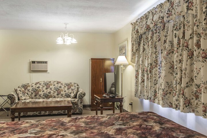 Room 16 of 48