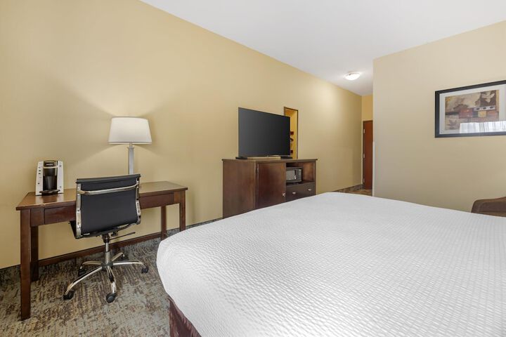 Best Western Plus Prairie Inn